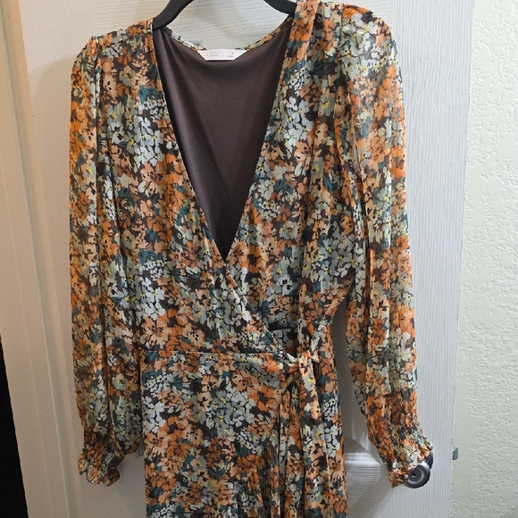 LC Lauren Conrad Dresses & Skirts - LC Lauren Conrad Autumn Floral Maxi Wrap Dress Size M
